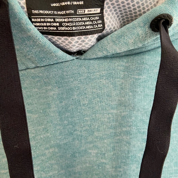 Hurley hoodie with mesh shoulders and thumb holders - Picture 3 of 5